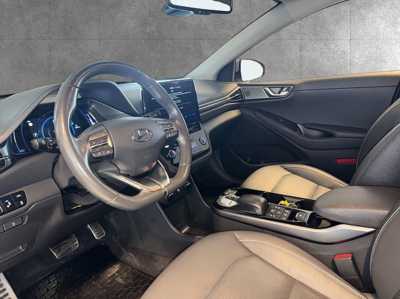 Hyundai IONIQ 10 of 20