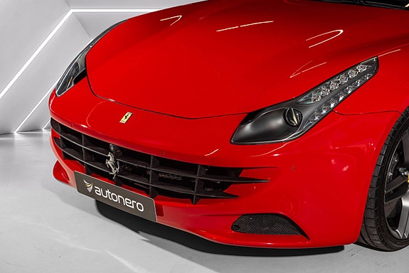 Ferrari FF 12 of 30