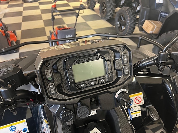 Polaris Sportsman X2 570 SP Black Edition 6 of 6