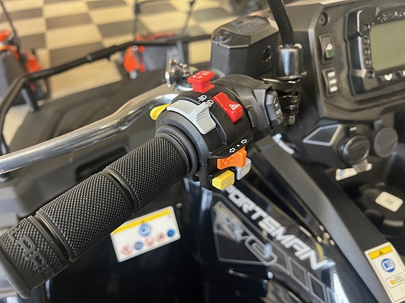 Polaris Sportsman X2 570 SP Black Edition 4 of 6