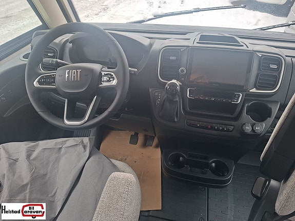 Knaus L!VE I 700 MEG Lithium! 4 of 30