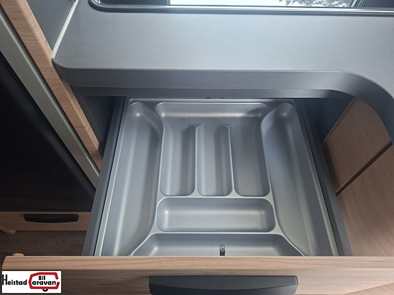 Knaus L!VE I 700 MEG Lithium! 11 of 30
