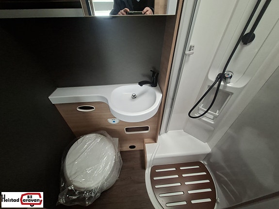 Knaus L!VE I 700 MEG Lithium! 18 of 30