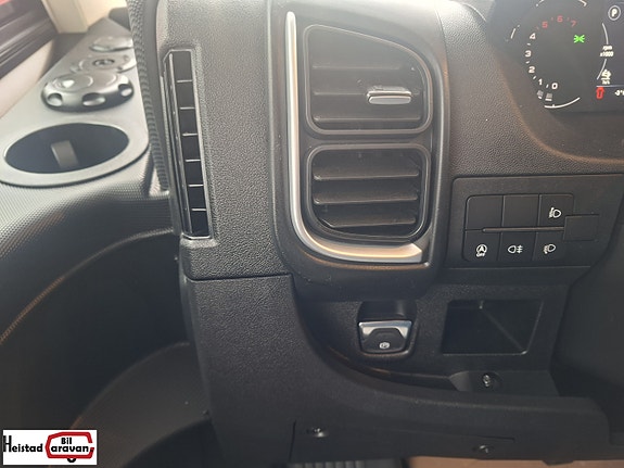 Knaus L!VE I 700 MEG Lithium! 22 of 30