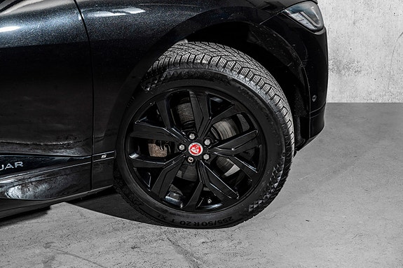 Jaguar I-PACE 10 of 30