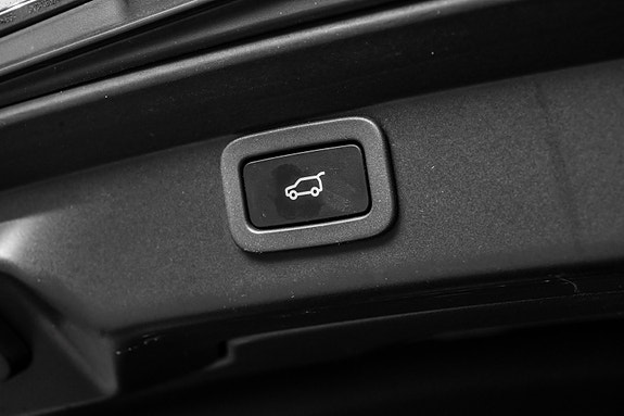 Jaguar I-PACE 30 of 30
