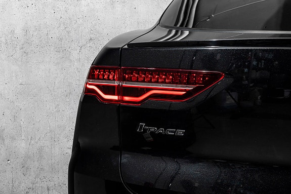 Jaguar I-PACE 8 of 30