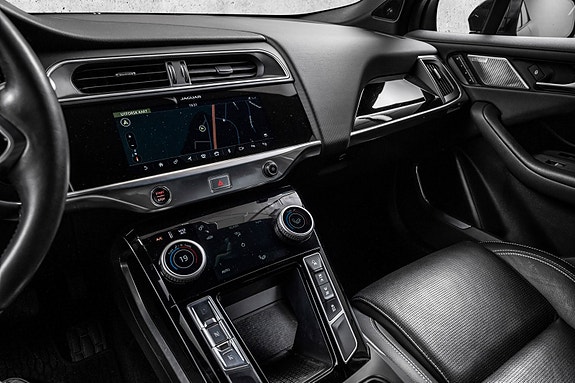Jaguar I-PACE 11 of 30