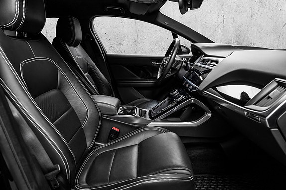 Jaguar I-PACE 14 of 30