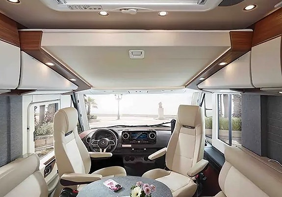 Carthago CHIC C-LINE I 6.2 XL QB på Mercedes. 5-seter, skinn, ALDE, TVx2, el. markise og mye mer! UTEN SIDESTYKKE I NORGE MED LEVERING I 2026! 5 of 5