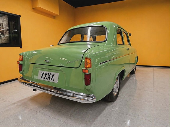Ford Anglia 2 of 5