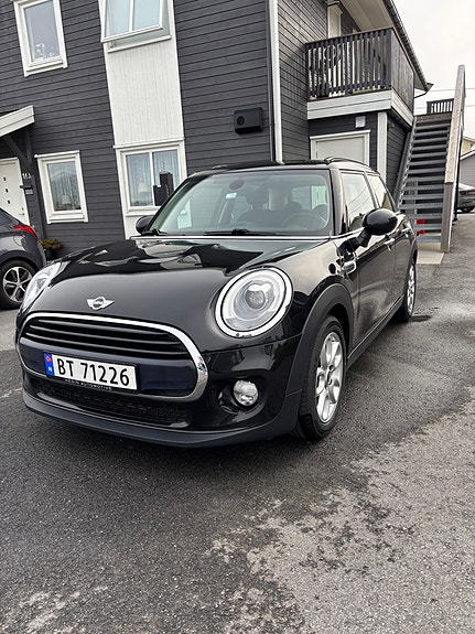 MINI Cooper 2 of 5
