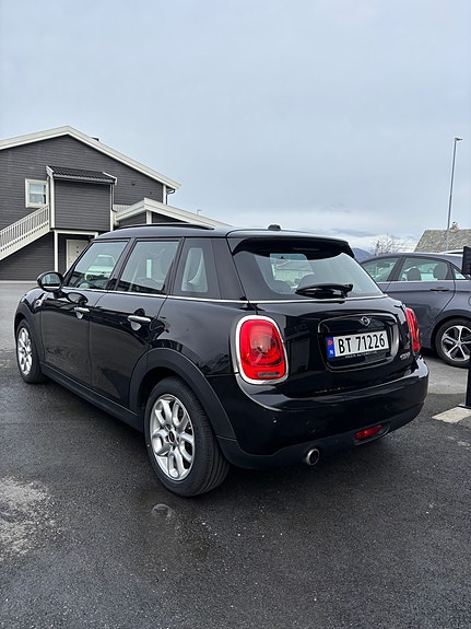 MINI Cooper 3 of 5