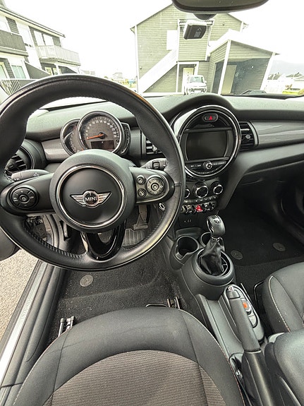 MINI Cooper 5 of 5