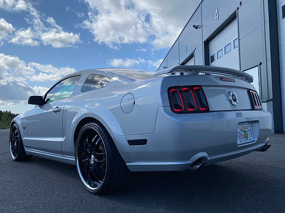 Ford Mustang 13 of 30