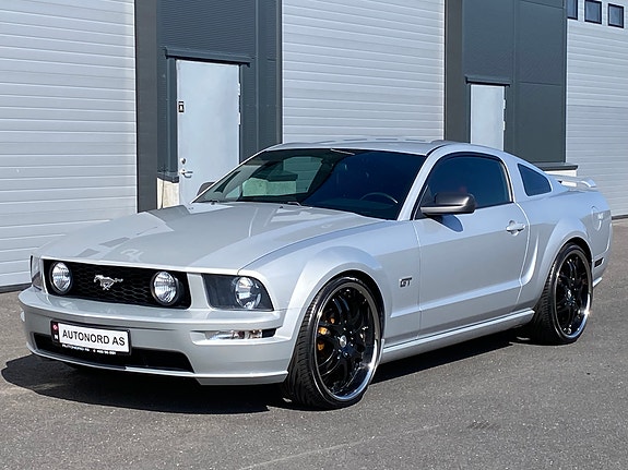 Ford Mustang 3 of 30