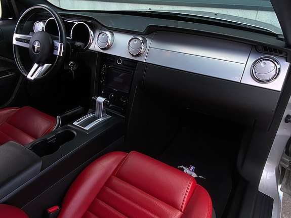 Ford Mustang 20 of 30