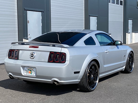 Ford Mustang 12 of 30