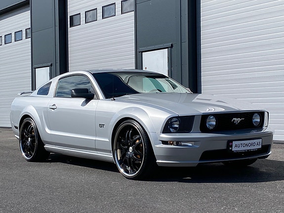 Ford Mustang 5 of 30