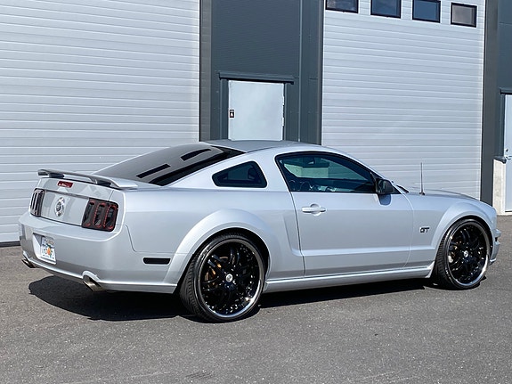 Ford Mustang 11 of 30