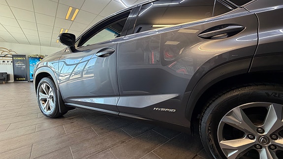 Lexus NX300h 6 of 30