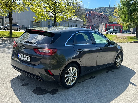 Kia Ceed 4 of 5