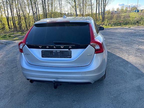 Volvo V60 3 of 5