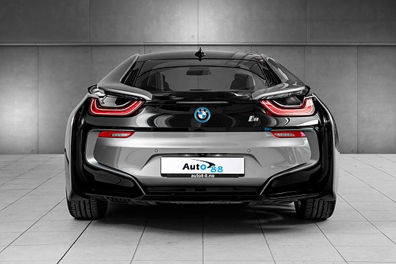 BMW i8 12 of 30
