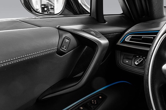 BMW i8 23 of 30