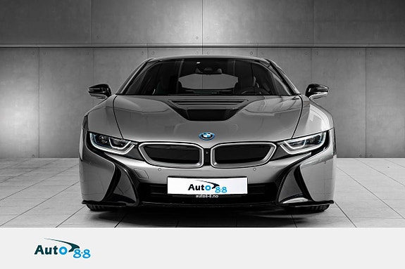 BMW i8 3 of 5