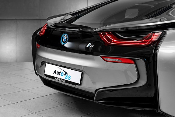 BMW i8 10 of 30
