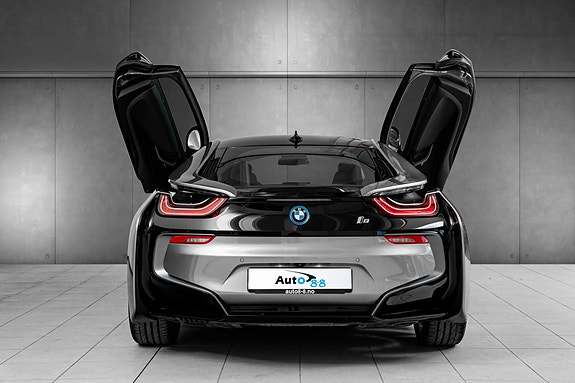 BMW i8 14 of 30