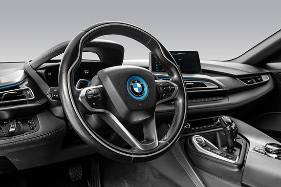 BMW i8 25 of 30