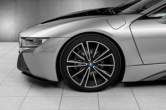 BMW i8 8 of 30