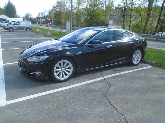Tesla Model S 5 of 5
