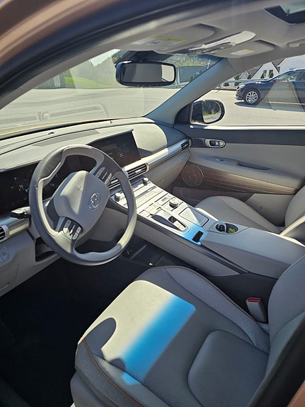Hyundai Nexo 5 of 8