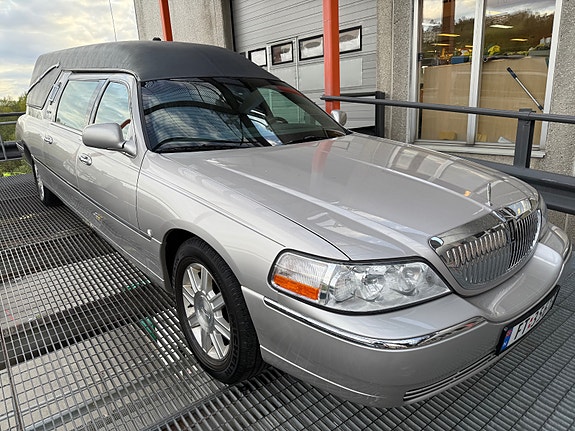 Lincoln 4 of 30