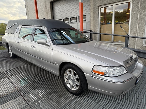 Lincoln 5 of 30