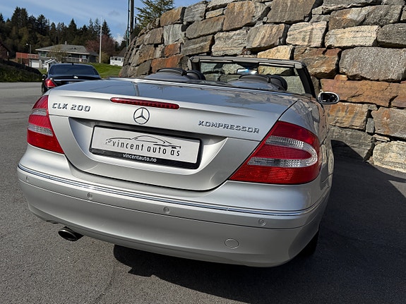 Mercedes-Benz CLK-Klasse 14 of 30