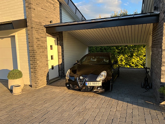 Alfa Romeo Giulietta 5 of 5