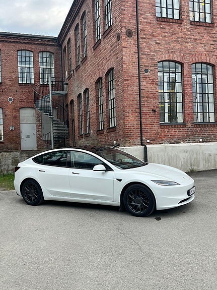 Tesla Model 3 4 of 20