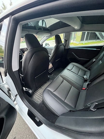 Tesla Model 3 19 of 20