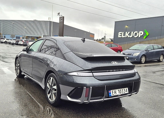 Hyundai Ioniq 6 4 of 5