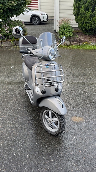 Vespa LX 125 Touring 4 of 5