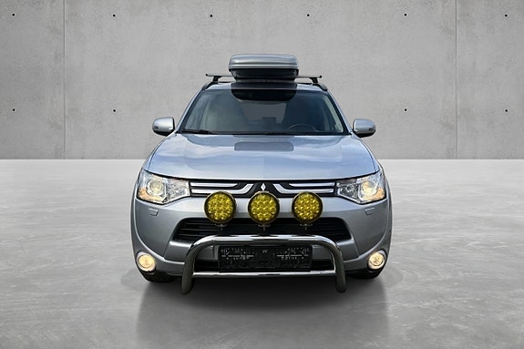 Mitsubishi Outlander 3 of 5
