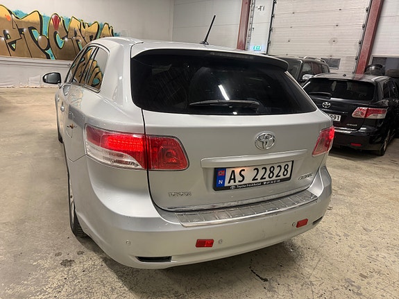 Toyota Avensis 5 of 5