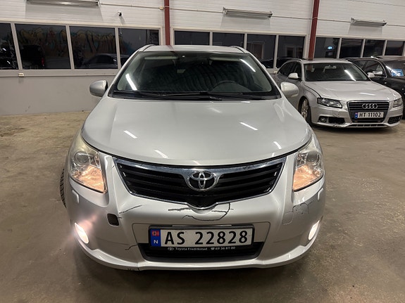 Toyota Avensis 3 of 5