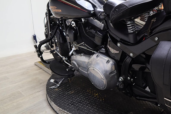 Harley-Davidson Cross Bones 8 of 13