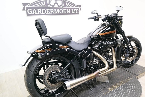 Harley-Davidson Pro Street Breakout CVO 3 of 30