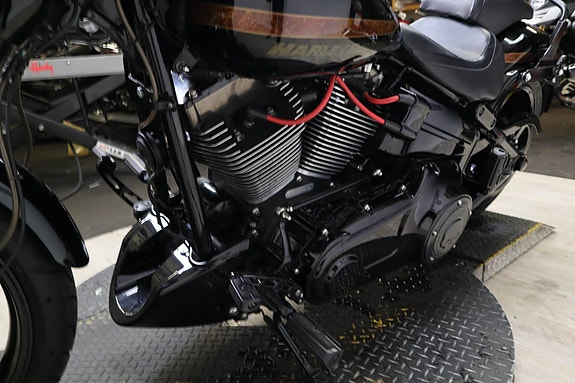 Harley-Davidson Pro Street Breakout CVO 13 of 30